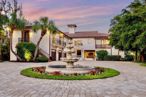 House in Sarasota, Florida 4 bedrooms, 634.24 sq.m. № 1723789 - photo 1