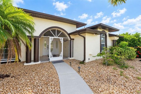 Villa ou maison à Punta Gorda, Floride 3 chambres, 214.7 m2 № 2413726