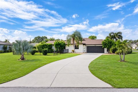 Villa ou maison à vendre à Punta Gorda, Floride: 3 chambres, 214.7 m2 № 2413726 - photo 5