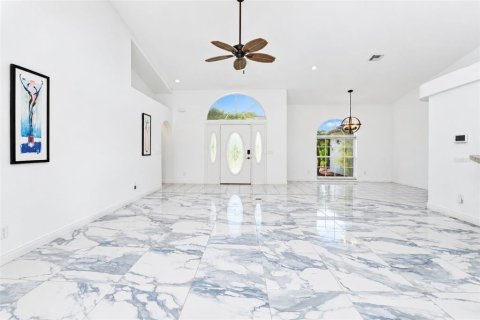 Villa ou maison à vendre à Punta Gorda, Floride: 3 chambres, 214.7 m2 № 2413726 - photo 15