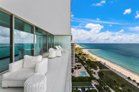 Copropriété à vendre à Bal Harbour, Floride: 3 chambres, 303.23 m2 № 1970838 - photo 12