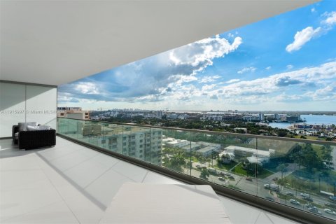 Copropriété à vendre à Bal Harbour, Floride: 3 chambres, 303.23 m2 № 1970838 - photo 30
