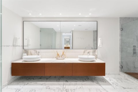 Copropriété à vendre à Bal Harbour, Floride: 3 chambres, 303.23 m2 № 1970838 - photo 22