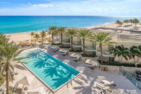 Copropriété à vendre à Sunny Isles Beach, Floride: 4 chambres, 302.12 m2 № 2073739 - photo 3