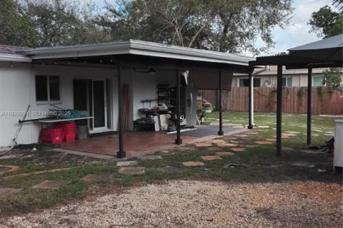 Casa en venta en Plantation, Florida, 3 dormitorios, 122.45 m2 № 1993930 - foto 20