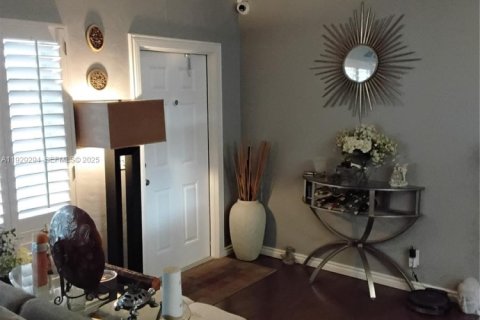 Casa en venta en Plantation, Florida, 3 dormitorios, 122.45 m2 № 1993930 - foto 7