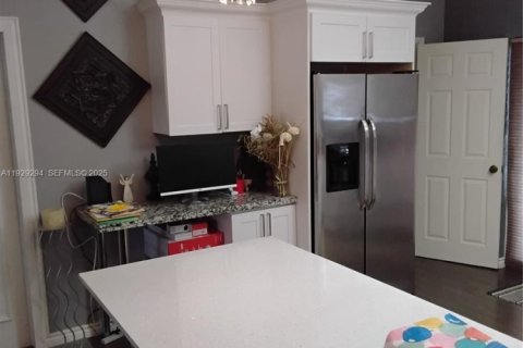 Casa en venta en Plantation, Florida, 3 dormitorios, 122.45 m2 № 1993930 - foto 10