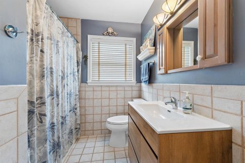House in Palm Beach Shores, Florida 3 bedrooms, 206.71 sq.m. № 2402426 - photo 27