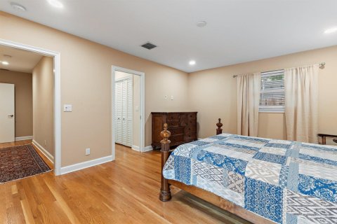 House in Palm Beach Shores, Florida 3 bedrooms, 206.71 sq.m. № 2402426 - photo 23