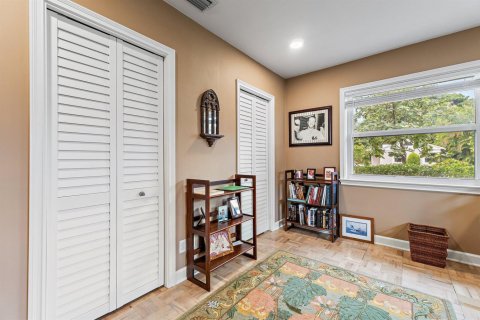 House in Palm Beach Shores, Florida 3 bedrooms, 206.71 sq.m. № 2402426 - photo 29
