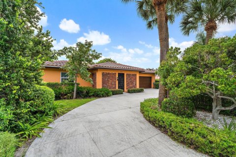 House in Palm Beach Shores, Florida 3 bedrooms, 206.71 sq.m. № 2402426 - photo 3