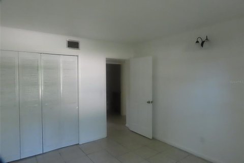 Propiedad comercial en venta en DeLand, Florida, 12 dormitorios, 418.06 m2 № 1554578 - foto 8
