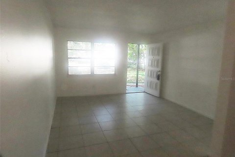 Propiedad comercial en venta en DeLand, Florida, 12 dormitorios, 418.06 m2 № 1554578 - foto 5