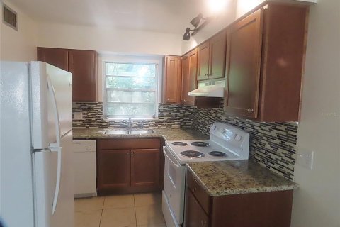 Propiedad comercial en venta en DeLand, Florida, 12 dormitorios, 418.06 m2 № 1554578 - foto 4