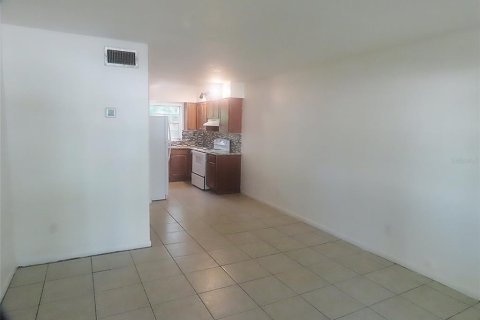 Propiedad comercial en venta en DeLand, Florida, 12 dormitorios, 418.06 m2 № 1554578 - foto 7