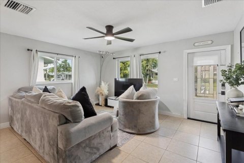 Casa en venta en Fort Lauderdale, Florida, 2 dormitorios, 92.81 m2 № 2077660 - foto 6