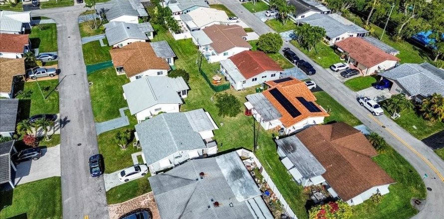Casa en Fort Lauderdale, Florida 2 dormitorios, 92.81 m2 № 2077660