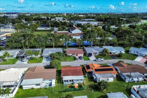 Casa en venta en Fort Lauderdale, Florida, 2 dormitorios, 92.81 m2 № 2077660 - foto 20
