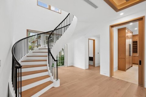 House in West Palm Beach, Florida 6 bedrooms, 580.55 sq.m. № 2088090 - photo 7