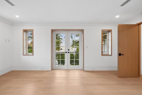 House in West Palm Beach, Florida 6 bedrooms, 580.55 sq.m. № 2088090 - photo 24