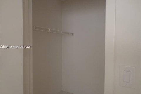 Condominio en venta en Miramar, Florida, 2 dormitorios, 92.9 m2 № 2077068 - foto 9