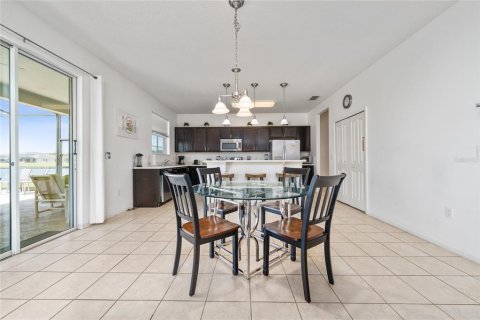 Villa ou maison à vendre à Kissimmee, Floride: 7 chambres, 337.05 m2 № 1813345 - photo 14