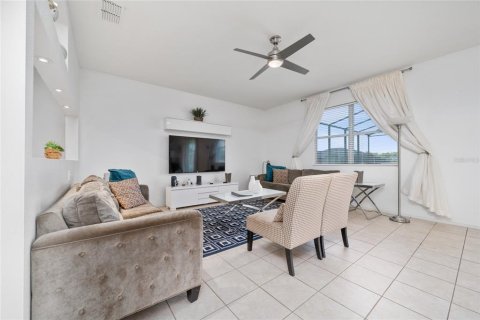 Villa ou maison à vendre à Kissimmee, Floride: 7 chambres, 337.05 m2 № 1813345 - photo 12