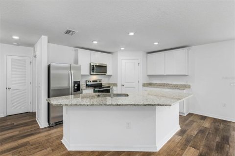 House in Port Charlotte, Florida 3 bedrooms, 135.73 sq.m. № 2092812 - photo 8