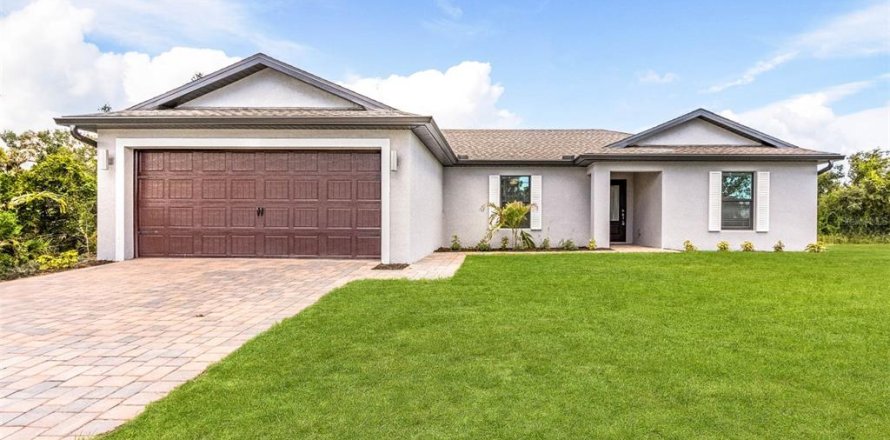 House in Port Charlotte, Florida 3 bedrooms, 135.73 sq.m. № 2092812