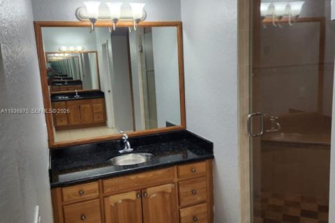 Casa en venta en Miami, Florida, 5 dormitorios № 1999692 - foto 21