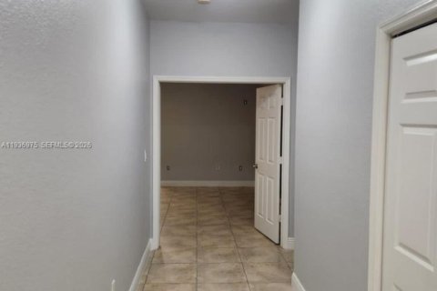 Casa en venta en Miami, Florida, 5 dormitorios № 1999692 - foto 22