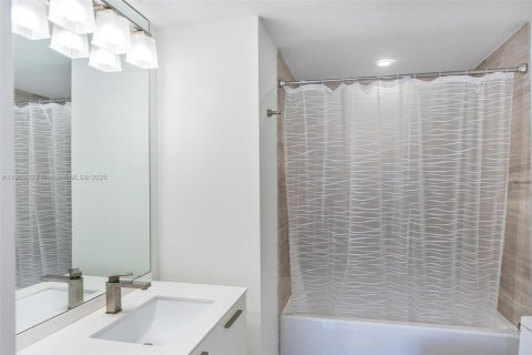 Condominio en venta en Miami, Florida, 2 dormitorios, 90.02 m2 № 1953841 - foto 15