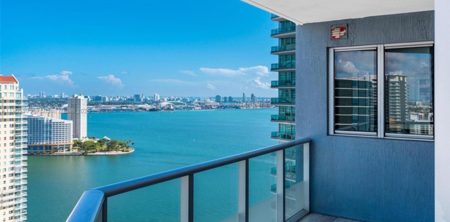 Condominio en Miami, Florida, 2 dormitorios № 1953841