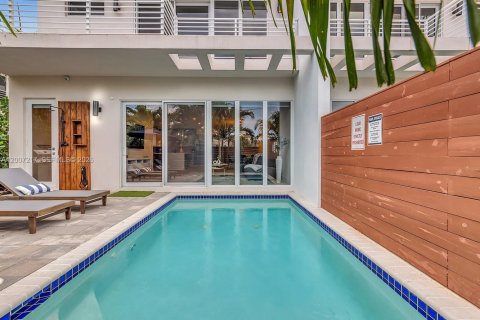 Touwnhouse à vendre à Fort Lauderdale, Floride: 4 chambres, 314.66 m2 № 2170800 - photo 18