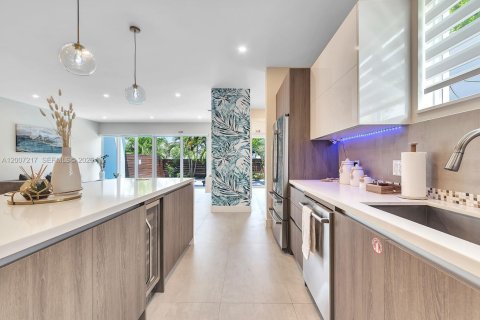 Touwnhouse à vendre à Fort Lauderdale, Floride: 4 chambres, 314.66 m2 № 2170800 - photo 12
