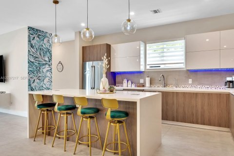 Touwnhouse à vendre à Fort Lauderdale, Floride: 4 chambres, 314.66 m2 № 2170800 - photo 9