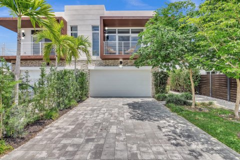 Touwnhouse à vendre à Fort Lauderdale, Floride: 4 chambres, 314.66 m2 № 2170800 - photo 2