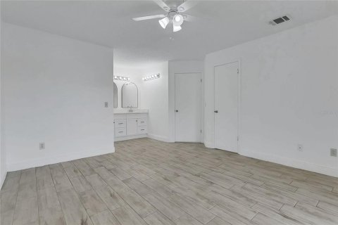 Duplex in Orlando, Florida 3 bedrooms, 115.01 sq.m. № 1903940 - photo 12