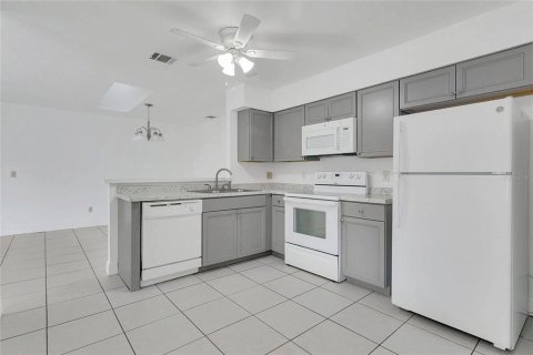 Duplex in Orlando, Florida 3 bedrooms, 115.01 sq.m. № 1903940 - photo 9