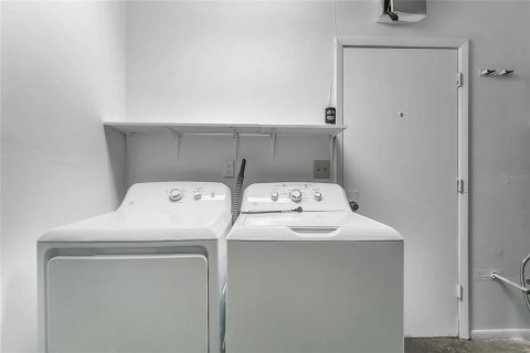 Duplex in Orlando, Florida 3 bedrooms, 115.01 sq.m. № 1903940 - photo 18