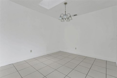 Duplex in Orlando, Florida 3 bedrooms, 115.01 sq.m. № 1903940 - photo 5