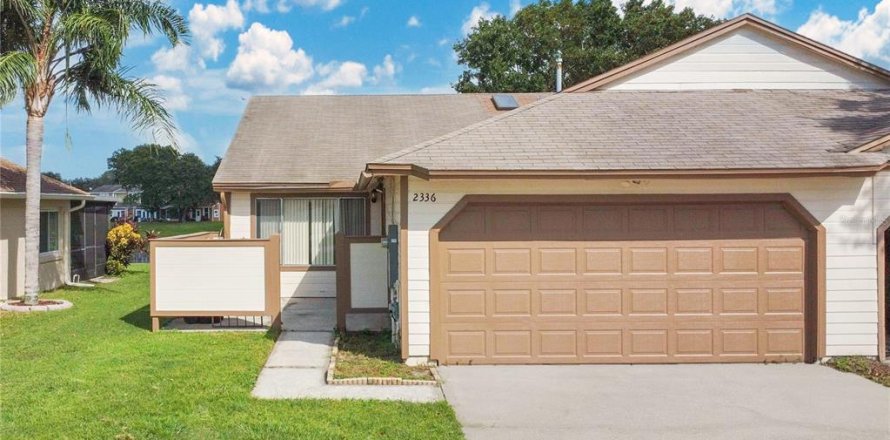 Duplex in Orlando, Florida 3 bedrooms, 115.01 sq.m. № 1903940