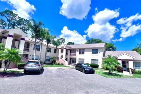 Condo in New Port Richey, Florida, 2 bedrooms № 2198132