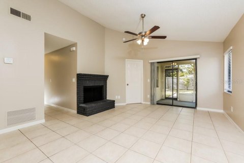 Villa ou maison à louer à Oviedo, Floride: 3 chambres, 109.53 m2 № 2121160 - photo 3