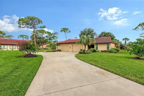 House in Sarasota, Florida 2 bedrooms, 125.7 sq.m. № 2308302