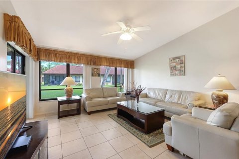 Villa ou maison à vendre à Sarasota, Floride: 2 chambres, 125.7 m2 № 2308302 - photo 15