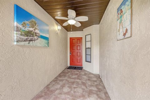 Villa ou maison à vendre à Sarasota, Floride: 2 chambres, 125.7 m2 № 2308302 - photo 5