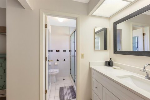 Villa ou maison à vendre à Sarasota, Floride: 2 chambres, 125.7 m2 № 2308302 - photo 28