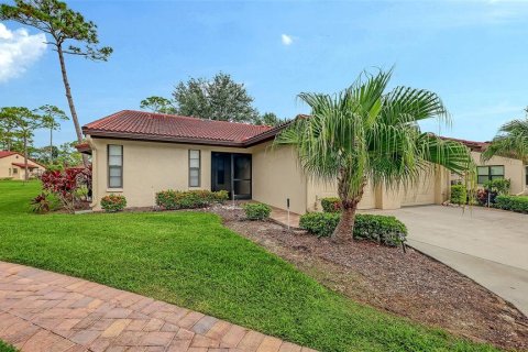 Villa ou maison à vendre à Sarasota, Floride: 2 chambres, 125.7 m2 № 2308302 - photo 3