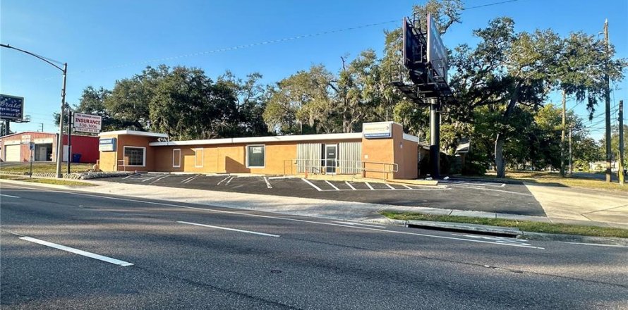 Commercial property in Largo, Florida 298.49 sq.m. № 2198518